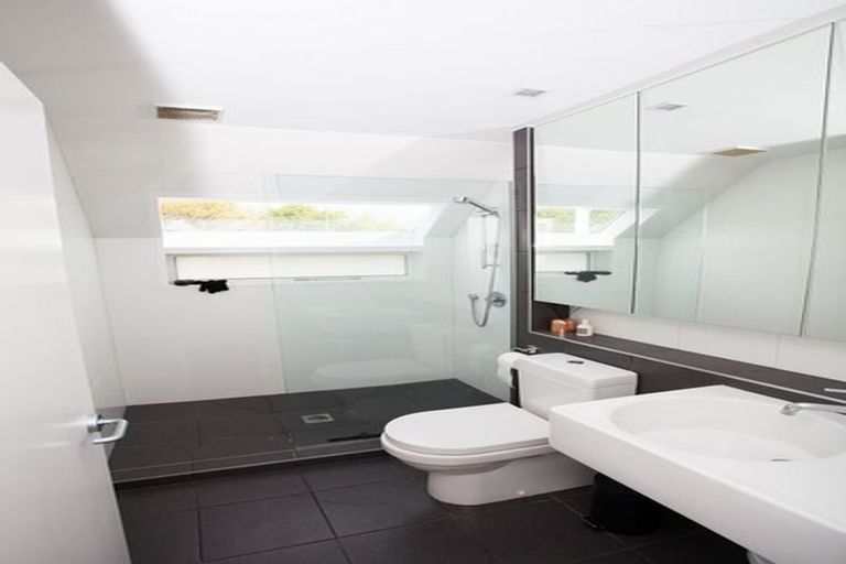 Photo of property in 5 Champion Street, Edgeware, Christchurch, 8013