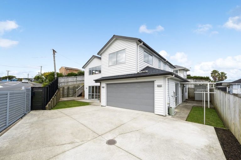 Photo of property in 25 View Road, Henderson, Auckland, 0612