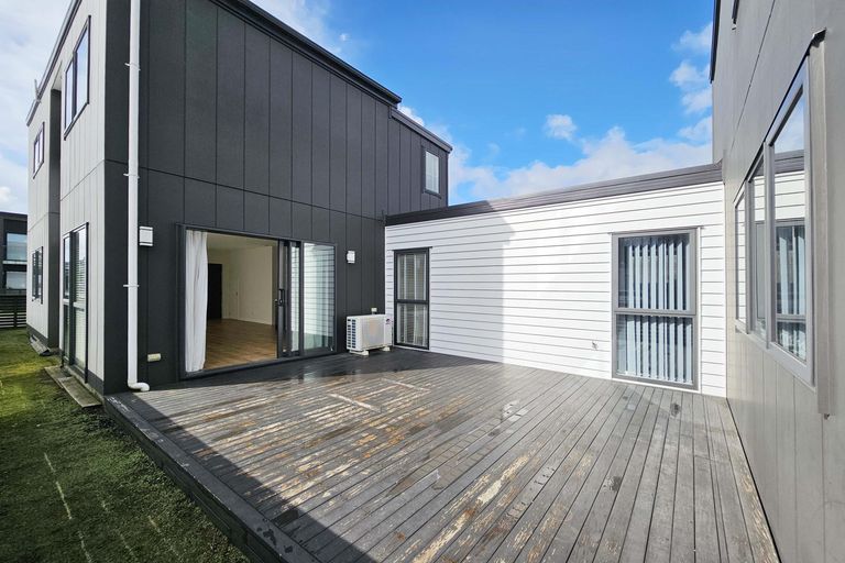 Photo of property in 23 Fredrick Hanson Road, Papakura, 2110