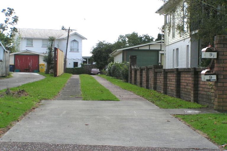Photo of property in 2/9 Teal Crescent, Beach Haven, Auckland, 0626