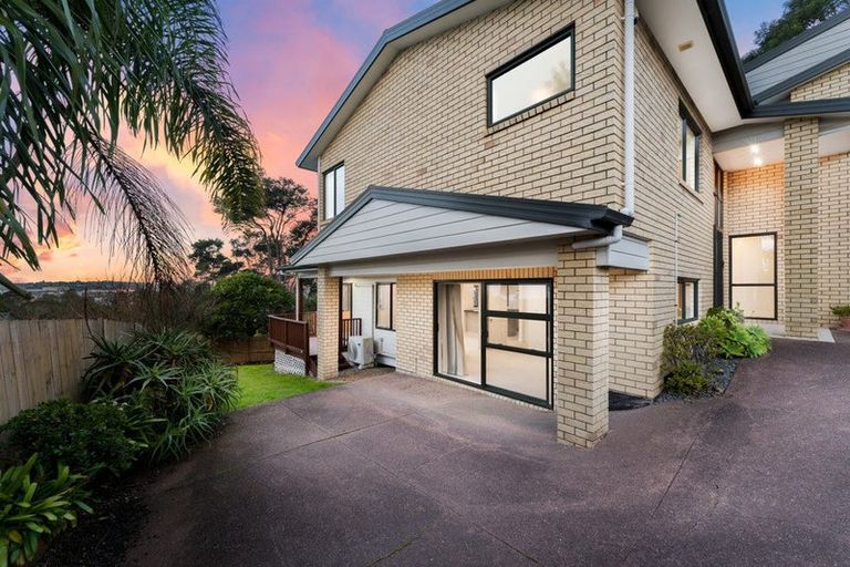Photo of property in 64 San Valentino Drive, Henderson, Auckland, 0612