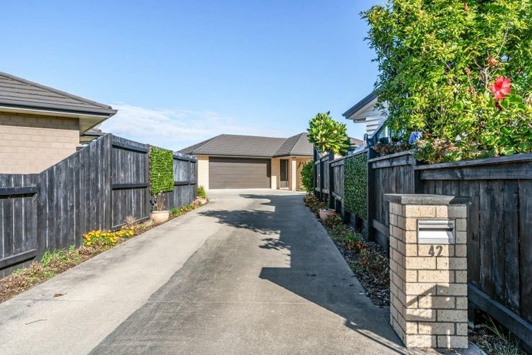 Photo of property in 42 Kowi Lakes Drive, One Tree Point, 0118