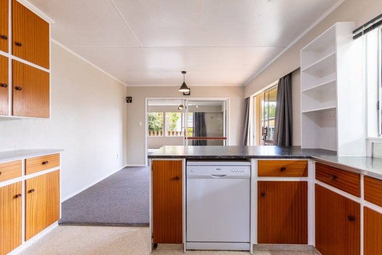 Photo of property in 41 Atkinson Street, Woodville, 4920