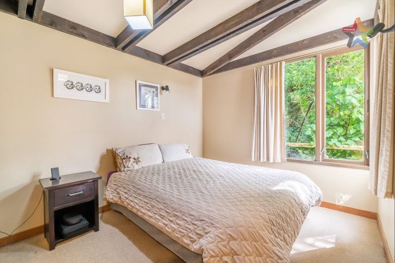 Photo of property in 22 Maungaraki Road, Korokoro, Lower Hutt, 5012