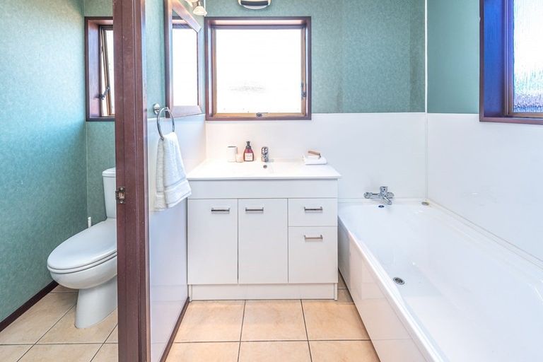 Photo of property in 56 Exeter Crescent, Springvale, Whanganui, 4501