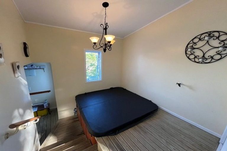 Photo of property in 18 Karachi Crescent, Khandallah, Wellington, 6035