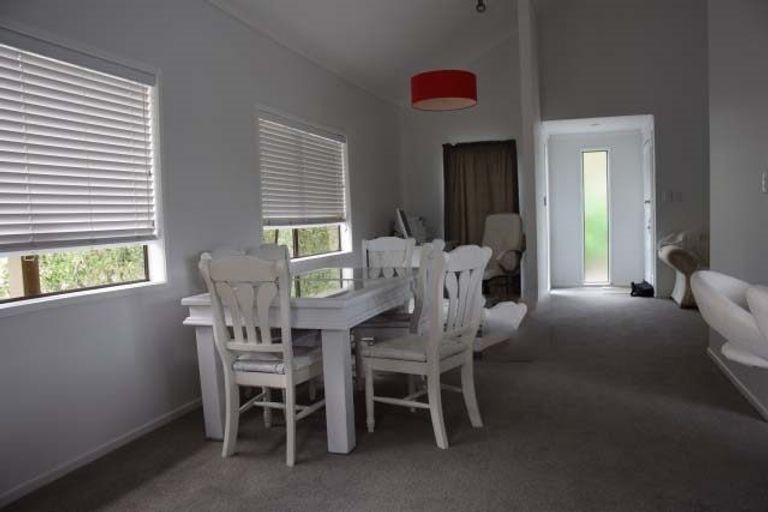Photo of property in 88 Beach Road, Castor Bay, Auckland, 0620