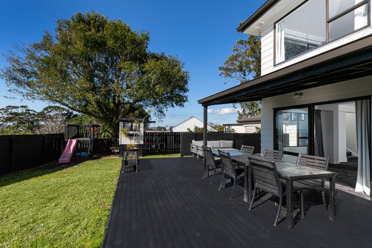 Photo of property in 44 West Harbour Drive, West Harbour, Auckland, 0618