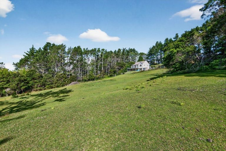 Photo of property in 55 Red Hills Road, Massey, Auckland, 0614