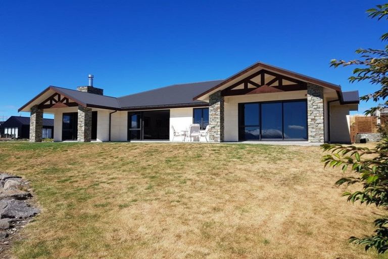 Photo of property in 2 Walter Black Place, Lake Tekapo, 7999