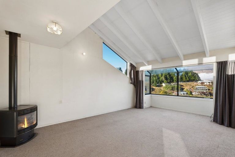 Photo of property in 6a Dart Place, Fernhill, Queenstown, 9300