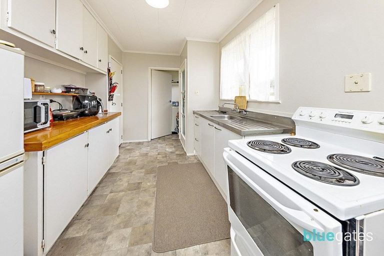 Photo of property in 6 Joanne Place, Rosehill, Papakura, 2113