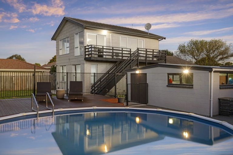 Photo of property in 16 Daytona Place, Parklands, Christchurch, 8083