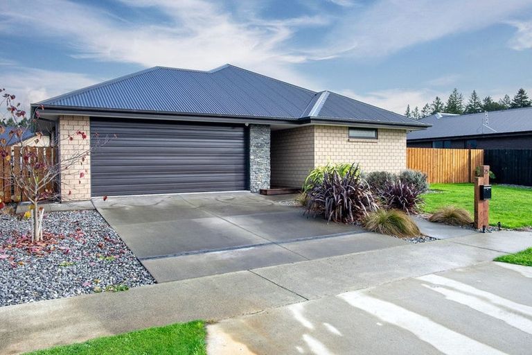 Photo of property in 25 Memorial Crescent, Methven, 7730