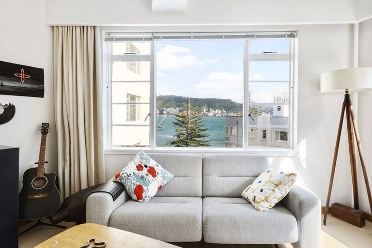 Photo of property in Wharenui Apartments, 274 Oriental Parade, Oriental Bay, Wellington, 6011