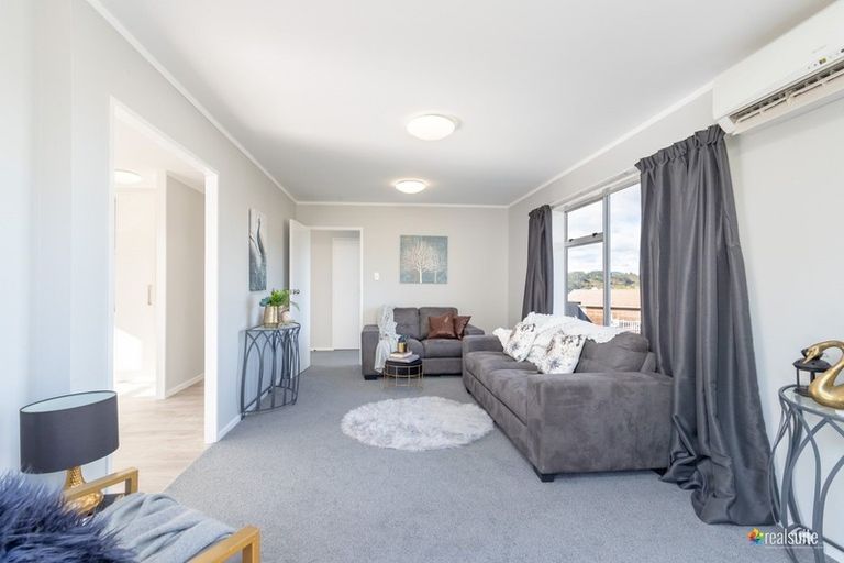 Photo of property in 118 Norana Road, Timberlea, Upper Hutt, 5018