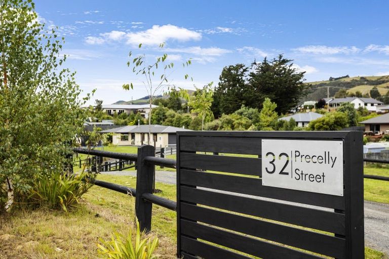 Photo of property in 32 Precelly Street, Allanton, Mosgiel, 9092