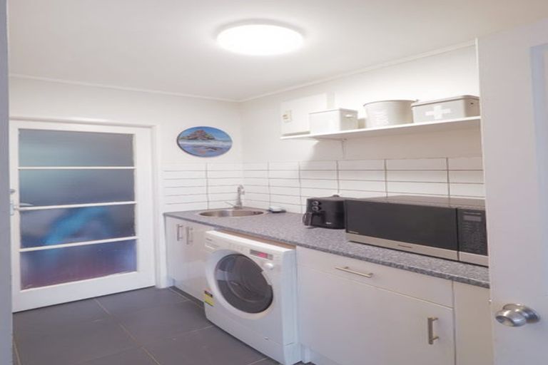 Photo of property in 191 Shaw Road, Oratia, Auckland, 0604