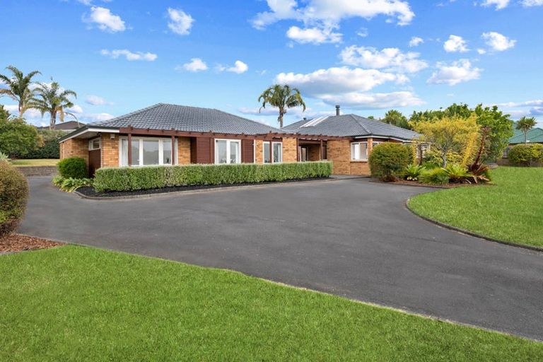 Photo of property in 18 Burgundy Park Avenue, Henderson, Auckland, 0612