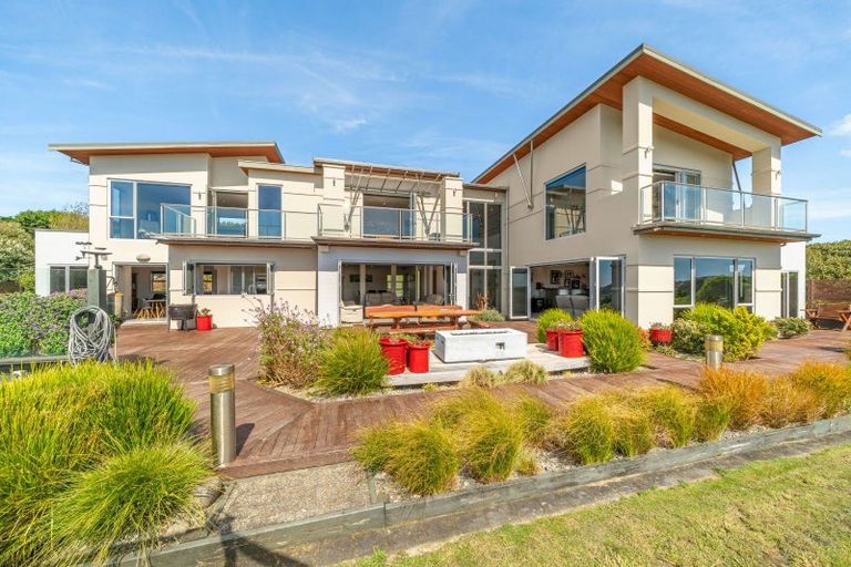 Photo of property in 75b Paremata Haywards Road, Pauatahanui, Porirua, 5381