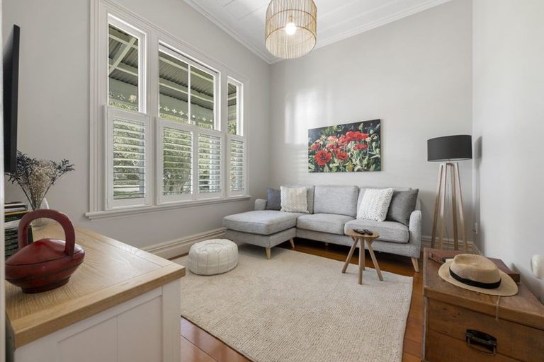 Photo of property in 143 Vauxhall Road, Narrow Neck, Auckland, 0624