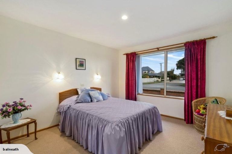 Photo of property in 18 Radbrook Street, Avonhead, Christchurch, 8042