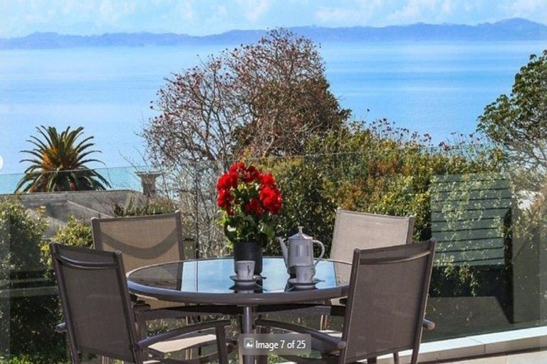 Photo of property in 1a Burford Place, Mellons Bay, Auckland, 2014