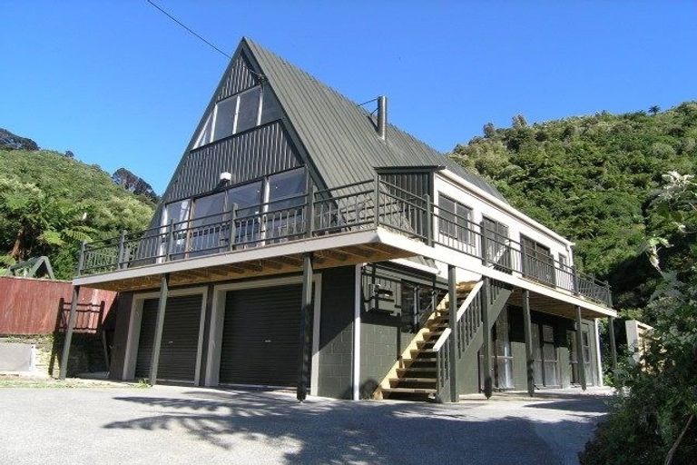 Photo of property in 64 Bridge Road, Birchville, Upper Hutt, 5018