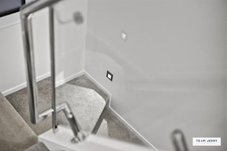 Photo of property in 25 Jandell Crescent, Bucklands Beach, Auckland, 2014