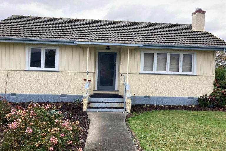 Photo of property in 17 Edward Street, Waimate, 7924