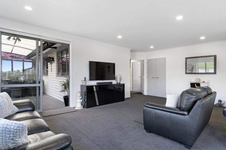 Photo of property in Waterview Estate, 6/4 Greystone Place, Omokoroa, 3114