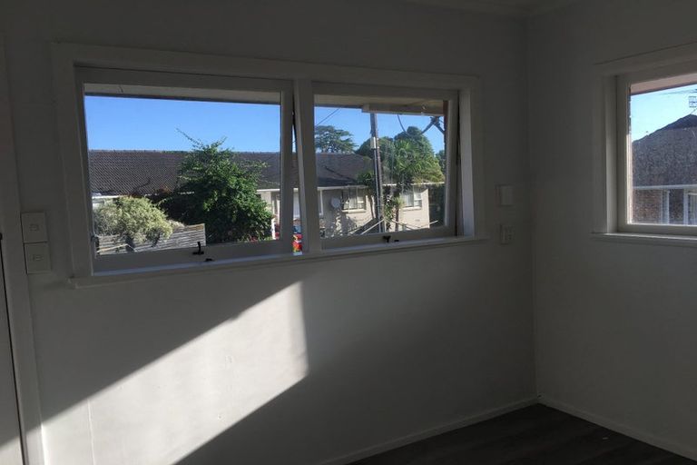 Photo of property in 2/58 Taharoto Road, Takapuna, Auckland, 0622