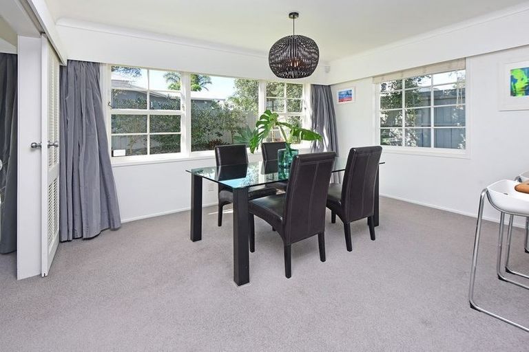 Photo of property in 33 Stanniland Street, Sunnyhills, Auckland, 2010