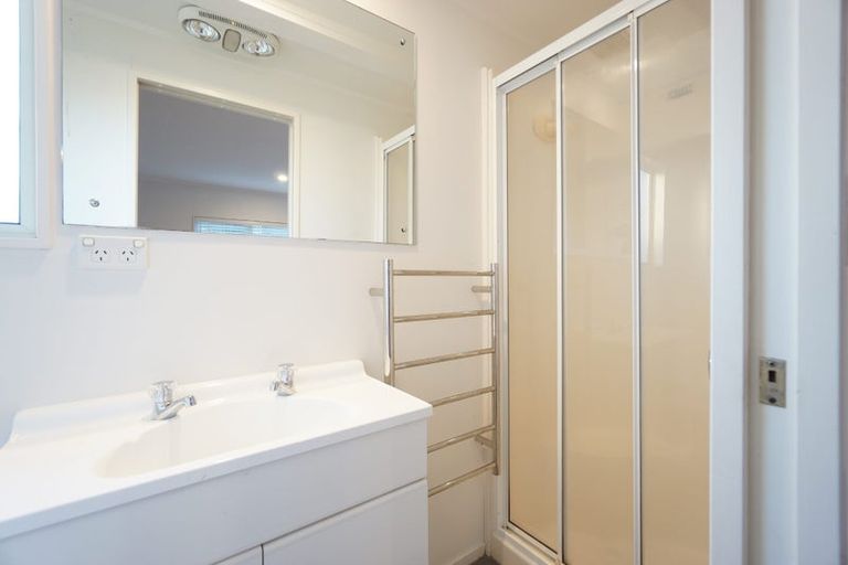 Photo of property in 2/46 La Trobe Street, Pakuranga Heights, Auckland, 2010