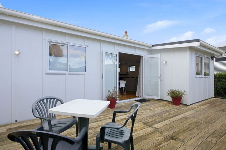 Photo of property in 35 Hine Street, New Plymouth, 4310