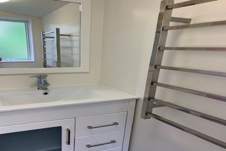 Photo of property in 14 Kopiko Way, Brooklyn, Wellington, 6021