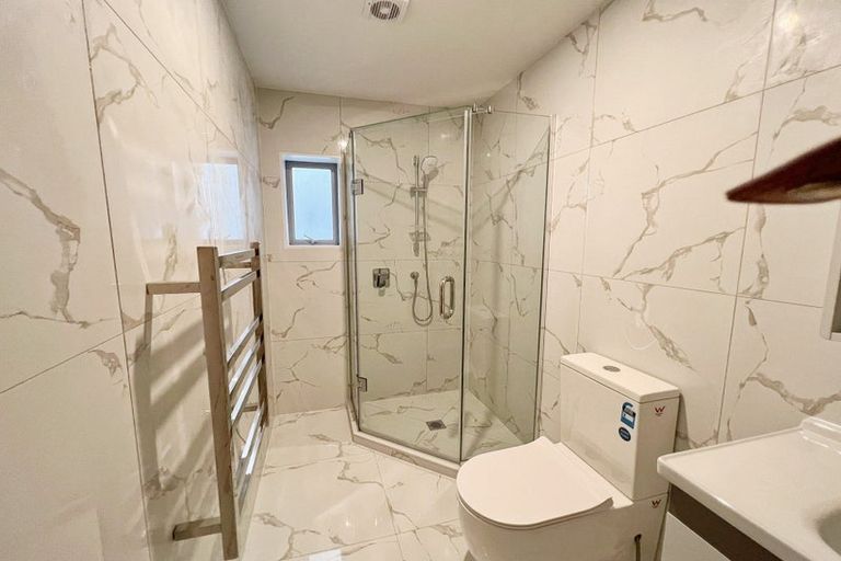 Photo of property in 171a Forrest Hill Road, Forrest Hill, Auckland, 0620