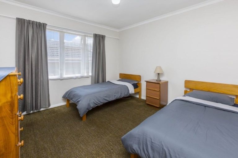 Photo of property in 33 Pine Avenue, Upper Hutt Central, Upper Hutt, 5018