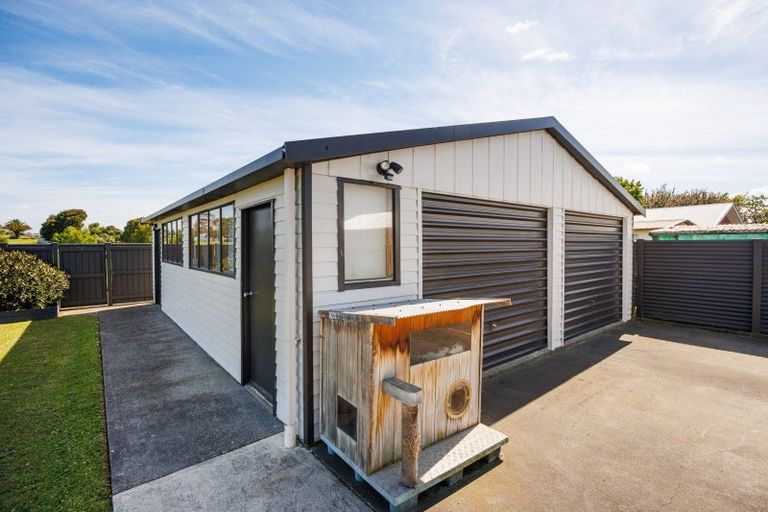 Photo of property in 20 Cargill Grove, Kelvin Grove, Palmerston North, 4414
