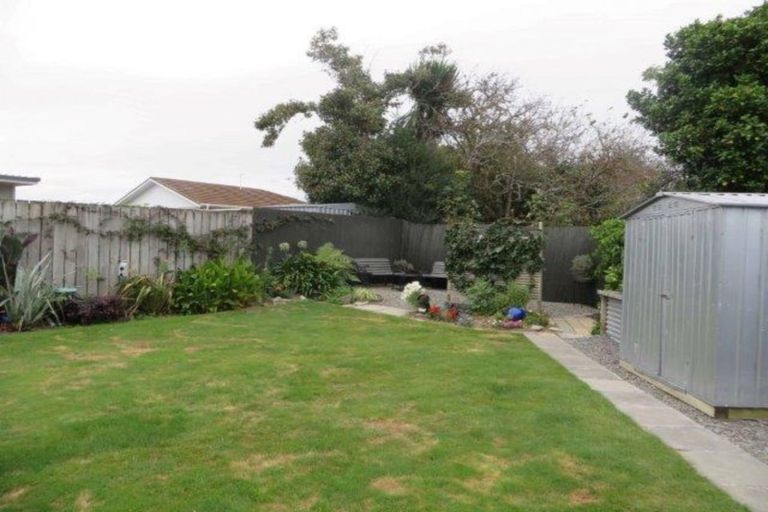 Photo of property in 55 Karaka Crescent, Levin, 5510