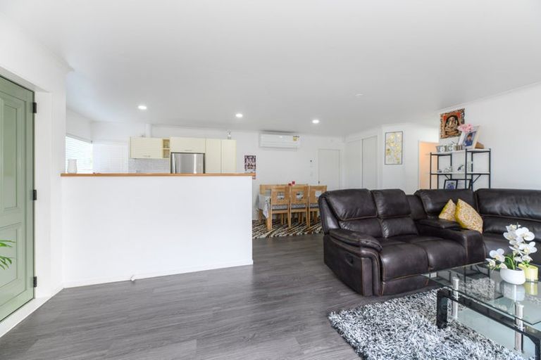 Photo of property in 162 Waitemata Drive, Ranui, Auckland, 0612
