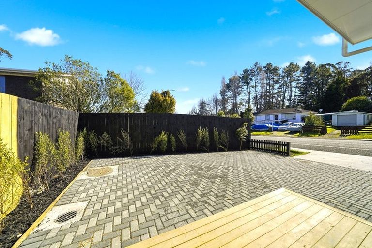 Photo of property in 71 Oreil Avenue, West Harbour, Auckland, 0618