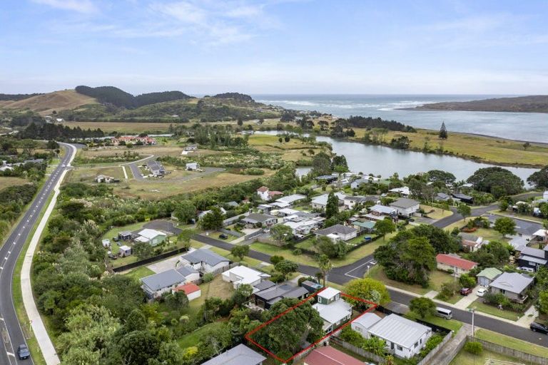 Photo of property in 24 Uenuku Avenue, Raglan, 3225