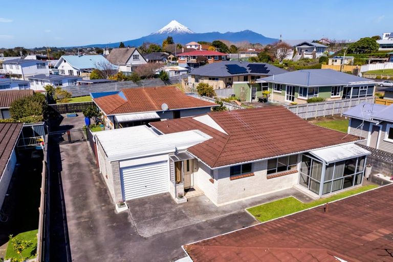 Photo of property in 5a Webster Street, Westown, New Plymouth, 4310