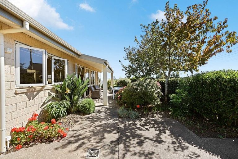 Photo of property in 64a Rototuna Road, Rototuna, Hamilton, 3210