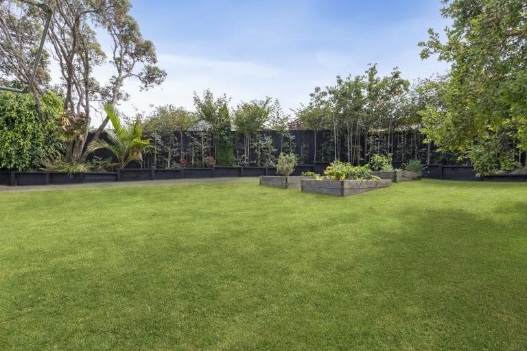 Photo of property in 11 Bacot Place, Howick, Auckland, 2014