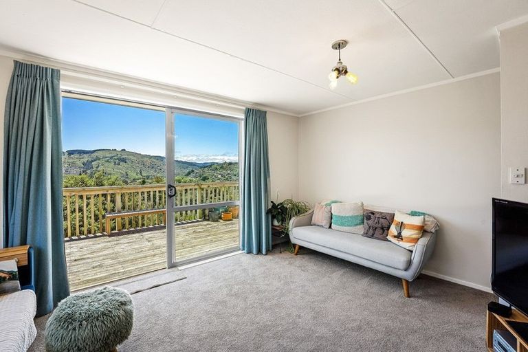 Photo of property in 18 Greenwich Grove, Stokes Valley, Lower Hutt, 5019