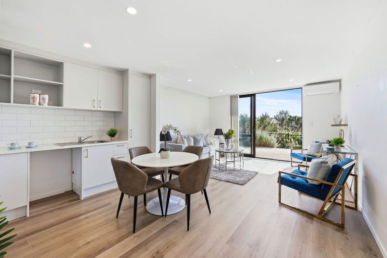 Photo of property in 25 Tuuhura Road, Pukekohe, 2120