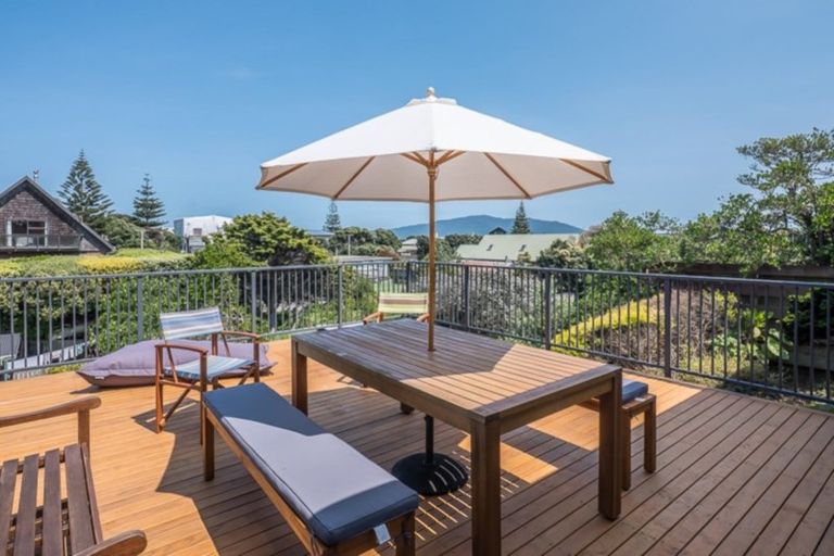 Photo of property in 12 Frances Street, Waikanae Beach, Waikanae, 5036