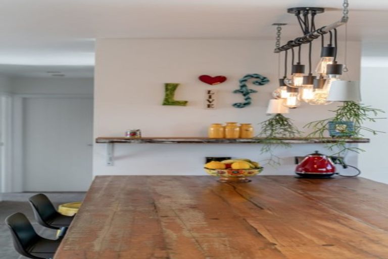 Photo of property in 18b Devon Road, Bucklands Beach, Auckland, 2012